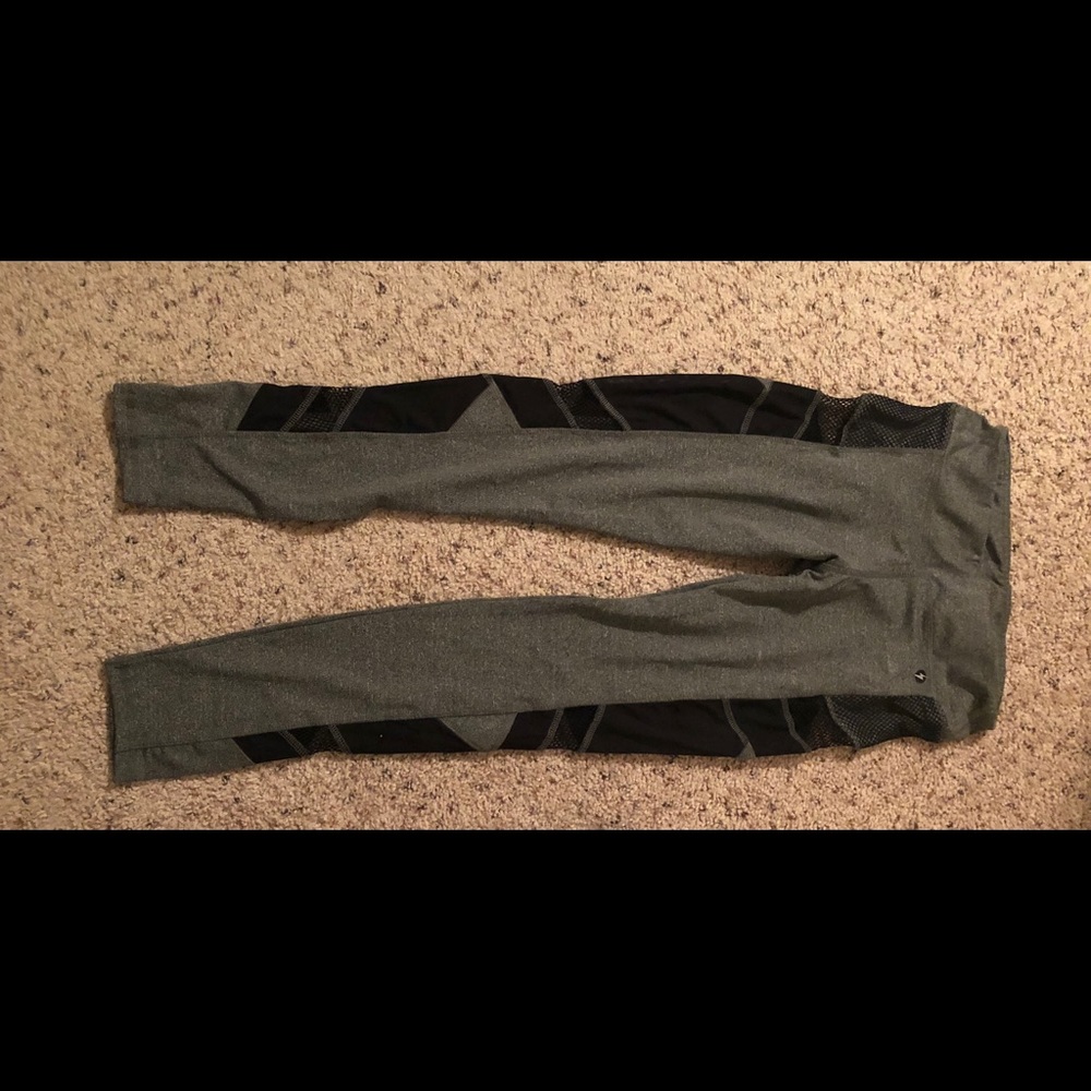 Workout pants. Yoga pants. Running tights